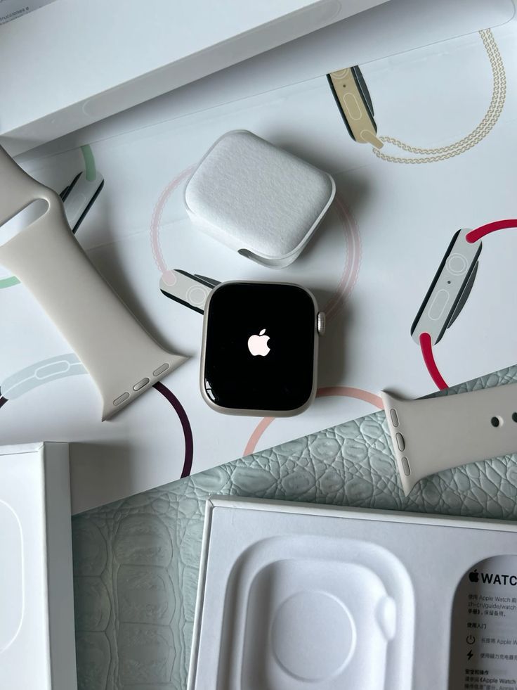 أبل واتش سيريس 11 + سوارين هدية